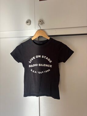 Brandy Melville Black Short-Sleeve 'Live On Stage' Graphic Tee